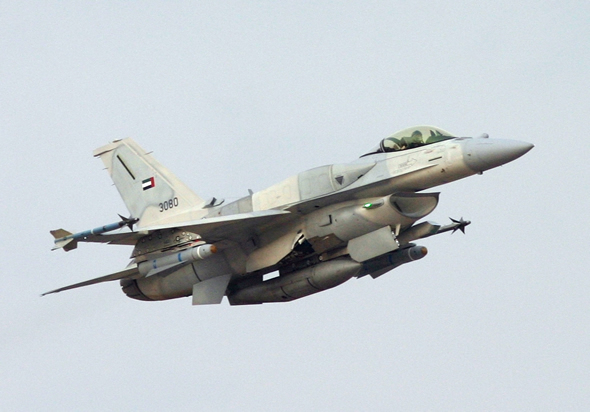 F-16E Block 60 of the UAE Air Force carrying Maverick missiles and Sniper targeting pod. 