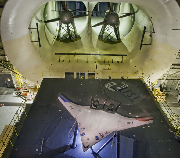 First Flight of the X-48C Blended Wing Body Experimental Unmanned Plane -  Defense Update