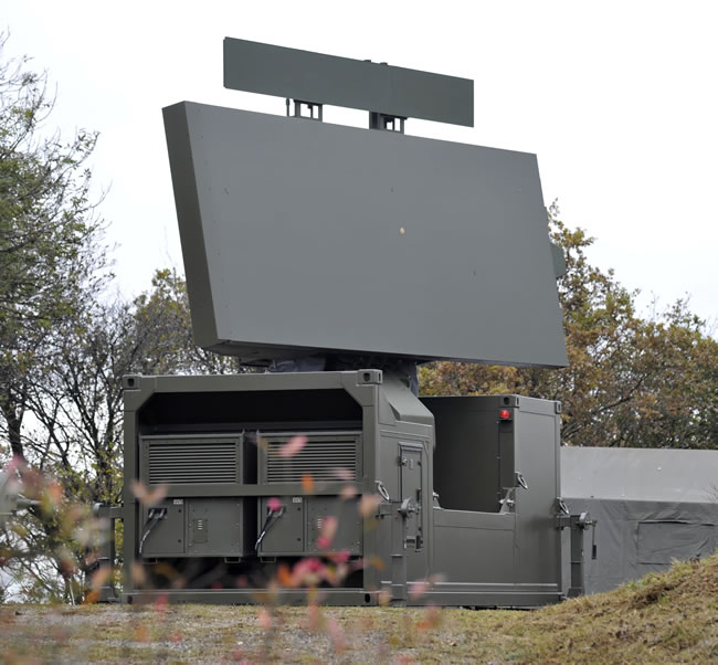 GROUND Master 400 is part of ThalesRaytheonSystems’s fully digital 3D air defense radar family.