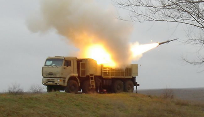 Pantsir S1 firing the 57E6 air-defense missile