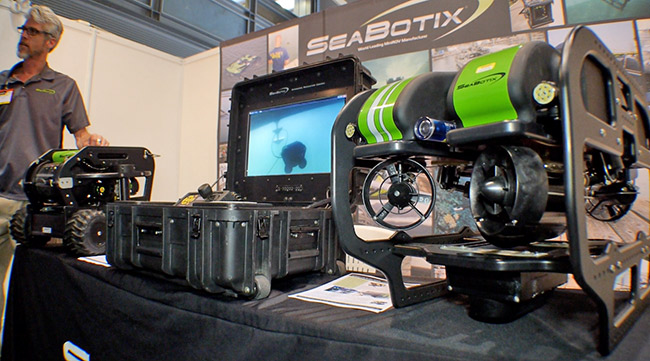 The VLB 300 MiniROV from SeaBotix is employed by divers to scan vessels, protecting from leaech mines and underwater IEDs.