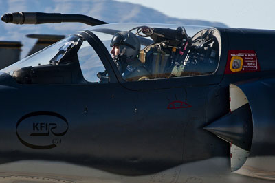 The clear (frameless) windshield and canopy provide unobstructed visibility for the pilot. 