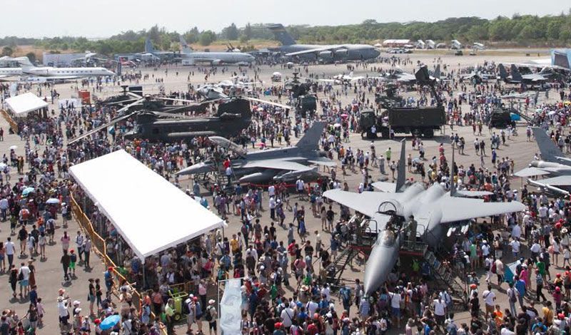 Singapore Airshow 2014 attracts close to 100,000 visitors over the public day weekend. Photo: Singapore Airshow