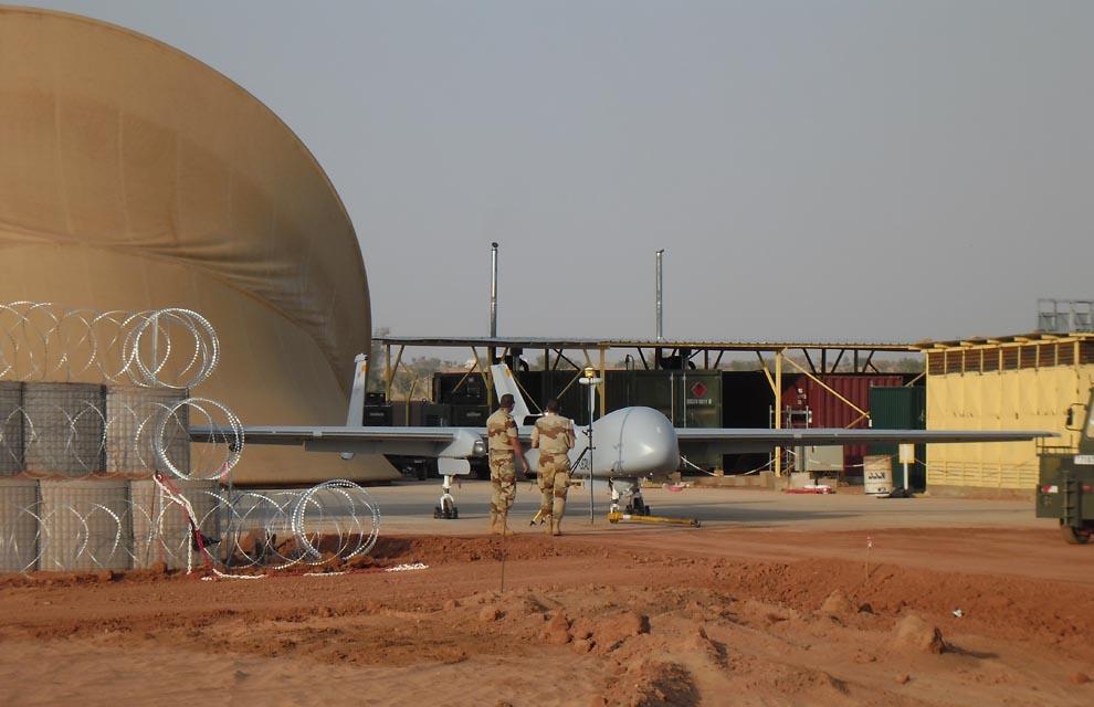 Harfang operating with the 1/33 "Belfort" UAV squadron was based at the French contingent at Niger, supporting the campaign in Mali, February 2013. Photo: French Air Force.