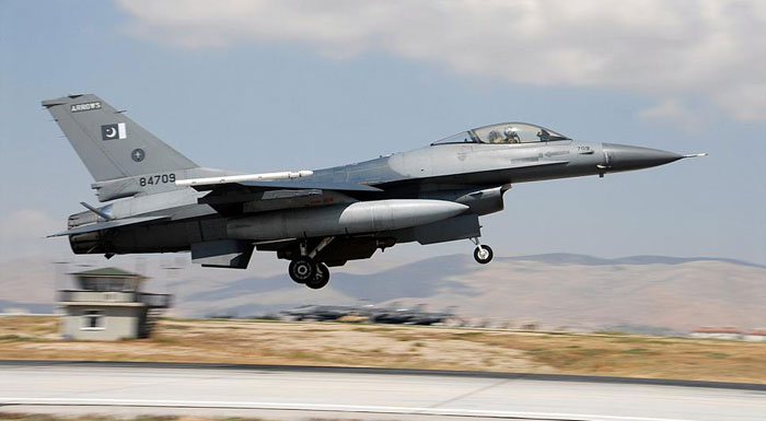 PAF F-16A block 15 from 11 sqn is seen landing  at Konya AB during Anatolian Eagle 2007. (TuAF photo)