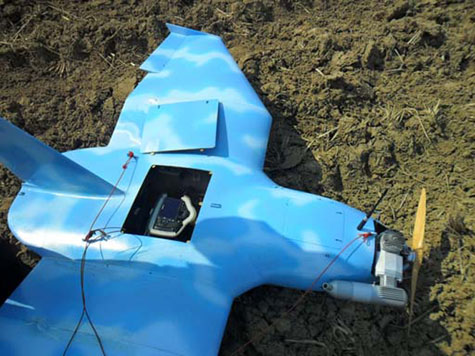 The mini-drone that landed near Paju has a wingspan of 1.92 meters (6 ft 3 in), and a length of the 1.43 meters (4 ft 8in).