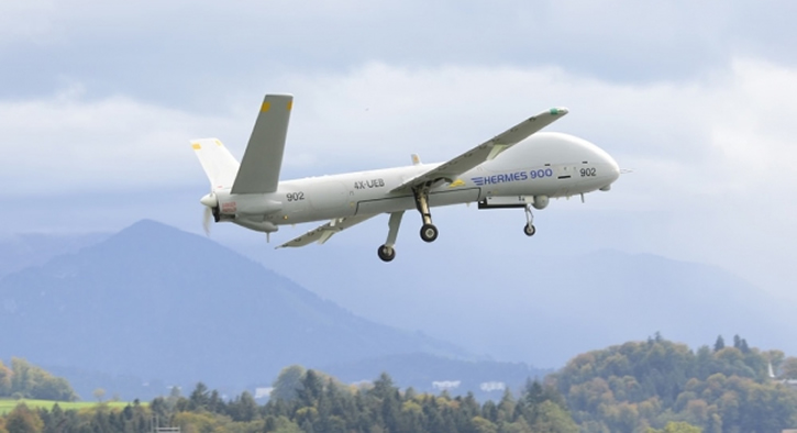 The Hermes 900 will enable the Swiss Air Force to launch recce missions under all weather conditions. The drone is equipped with deicing systems, enabling it to fly through clouds in icing conditions that would hinder the use of unprotected aerial vehicles. Photo: Avia News