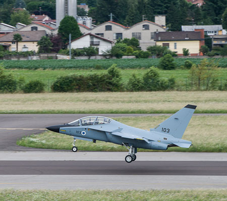 The second M-346 Lavi advanced jet trainer takes off from Venegono Superiore on its flight to Israel, 9 July 2014. Photo: Alenia Aermacchi