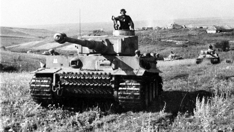 Tiger I (PzVI) heavy tanks of the German 2nd SS Panzer Division 'Das Reich', near Kursk, Russia, June 1943. Photo: Bundesarchive
