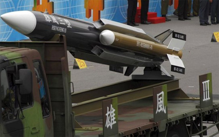 Taiwan's Hsiung Feng III supersonic anti-ship missile is currently in production and deployed on some of the ROC Navy corvettes and frigates. The 20 foot long (about six meters) missile has body diameter of 18 inch (457 mm, excluding fins and boosters). Its launch weight is 3000 lbs (1,361kb). the warhead weight is about 500 pound (225 kg.)