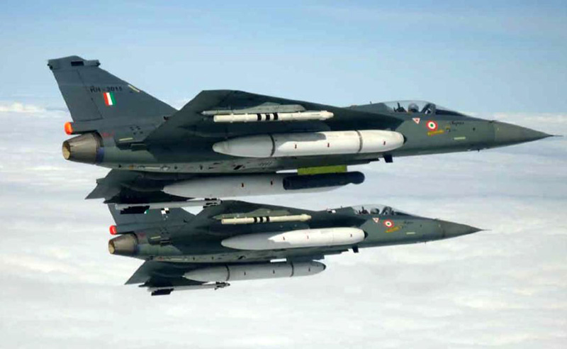 tejas_lca_aa11_and_litening800