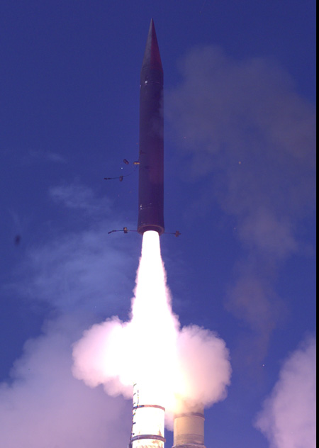 Arrow 3 interceptor missile launched on its second test flight, December 10, 2015. Photo: IMOD 