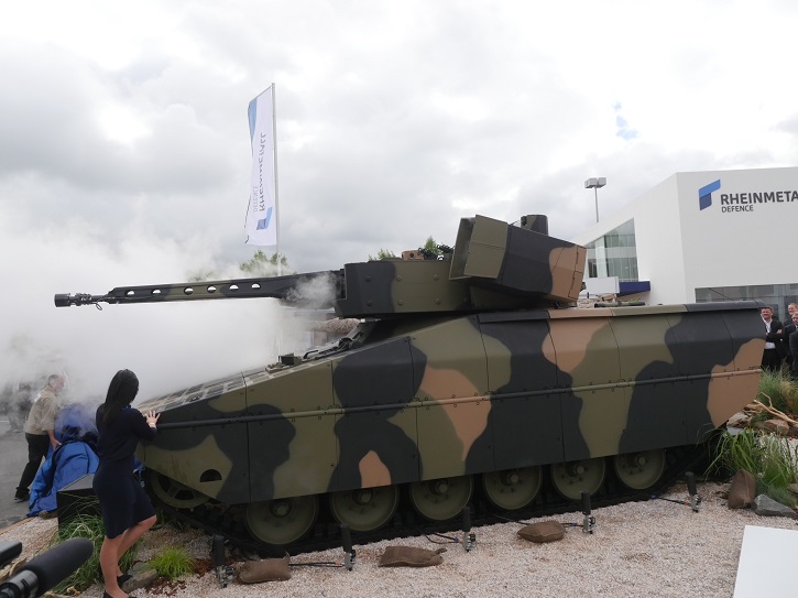 Lynx uses a new hull configured with a track system using rubber links. The front mounted engine is coupled with an exhaust system that runs through the sides of the vehicle, to the rear mounted exhausts, thus reducing the thermal signature of the vehicle. Photo: Noam Eshel, Defense-Update.